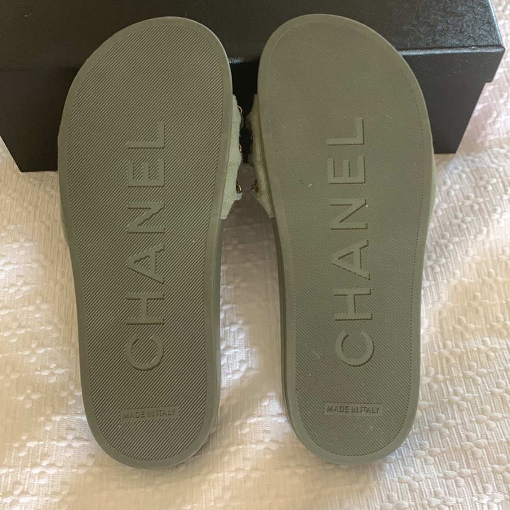Chanel 17C Slides RARE - Picture 5 of 9